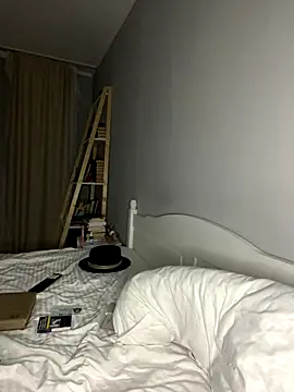 bunnythetailor online show from 10-15-25, 09:01