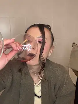 bunnythetailor online show from 02-18-25, 10:36