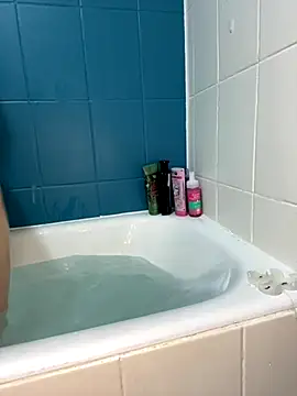 bunnythetailor online show from 10-29-25, 02:38