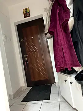 bunnythetailor online show from 12-18-25, 04:55