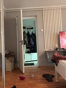 bunnythetailor online show from 01-31-25, 10:20