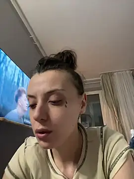 bunnythetailor online show from 02-18-25, 03:52