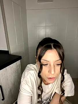 bunnythetailor online show from 12-02-25, 10:11