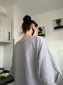 bunnythetailor online show from 02-06-25, 07:24