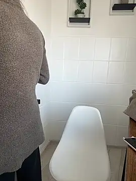 bunnythetailor online show from 02-19-25, 01:06