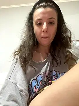 bunnythetailor online show from 11-30-25, 04:13