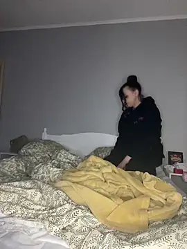 bunnythetailor online show from 02-26-25, 02:52