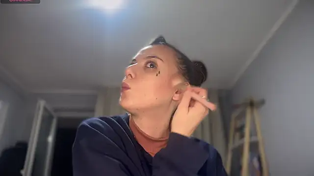 bunnythetailor online show from 11-15-25, 05:39