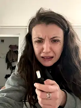 bunnythetailor online show from 12-17-25, 01:05