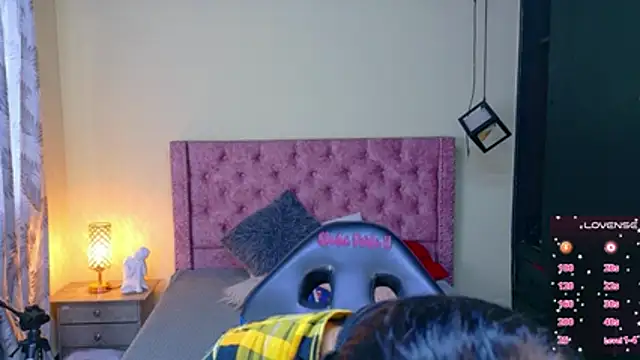 Snapshot of Sofii_cutee chatting on 02-12-26, 01:11 Sofii cutee online show from 02-12-26, 01:11