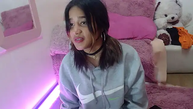 Snapshot of Jenner_Macpherson chatting on 02-20-25, 03:41 Jenner Macpherson online show from 02-20-25, 03:41