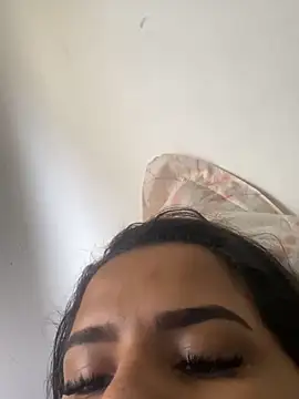 Snapshot of Alicia_BR chatting on 04-11-26, 01:48 Alicia BR online show from 04-11-26, 01:48