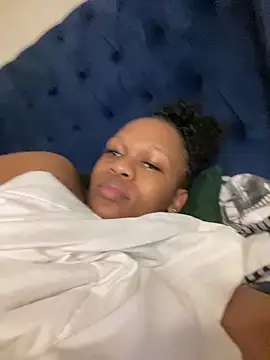 Boneca25 online show from 11-18-25, 09:07