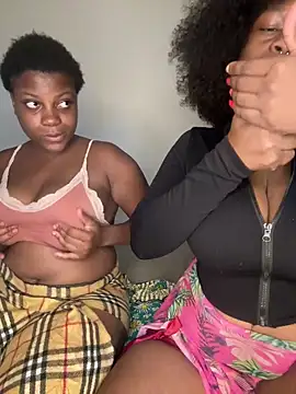 Snapshot of Boneca25 chatting on 02-06-26, 09:49 Boneca25 online show from 02-06-26, 09:49