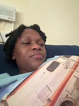 Snapshot of Boneca25 chatting on 02-04-26, 01:06 Boneca25 online show from 02-04-26, 01:06