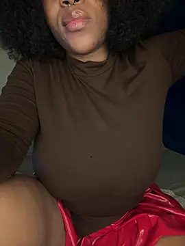 Snapshot of Boneca25 chatting on 02-07-26, 05:04 Boneca25 online show from 02-07-26, 05:04