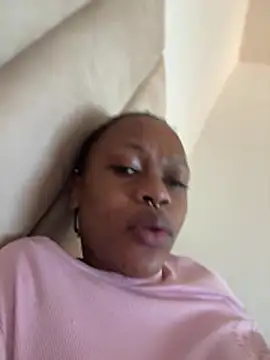 Boneca25 online show from 05-07-26, 08:17