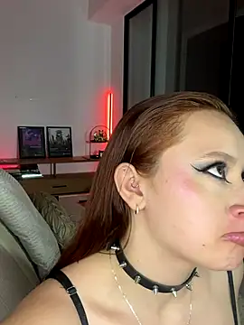 Mara Santoro online show from 10-29-25, 01:37