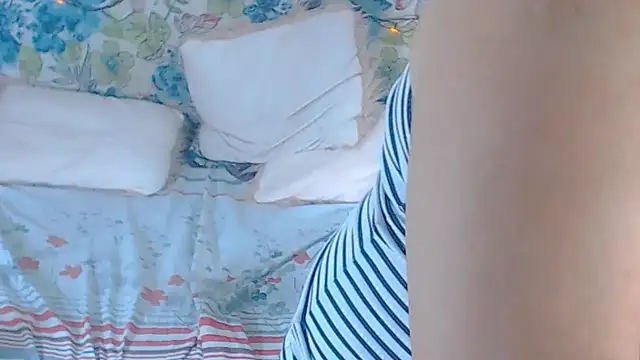 Sweeetnaughty online show from 12-21-25, 04:36