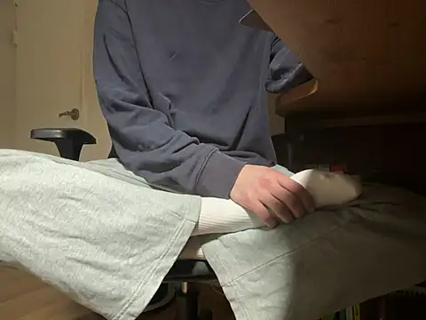 Snapshot of Phil_6677 chatting on 03-06-26, 03:07 Phil 6677 online show from 03-06-26, 03:07