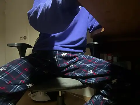 Snapshot of Phil_6677 chatting on 03-13-26, 04:01 Phil 6677 online show from 03-13-26, 04:01