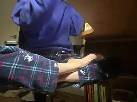 Snapshot of Phil_6677 chatting on 03-10-26, 04:55 Phil 6677 online show from 03-10-26, 04:55