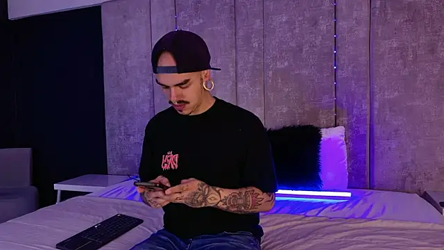 Snapshot of kaletattoo chatting on 09-16-25, 11:55 kaletattoo online show from 09-16-25, 11:55