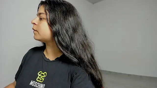 Snapshot of Little_Shaara chatting on 03-12-25, 07:57 Little Shaara online show from 03-12-25, 07:57