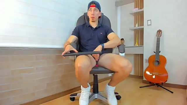 Tombarden online show from 12-16-25, 07:07