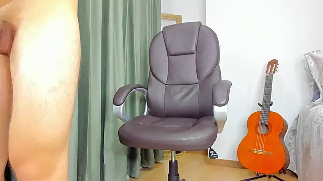 Snapshot of Tombarden chatting on 02-15-25, 12:15 Tombarden online show from 02-15-25, 12:15