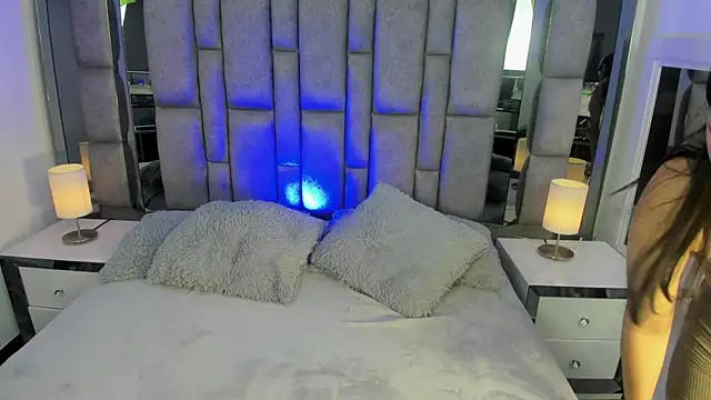 Bonet iris online show from 04-15-26, 07:29