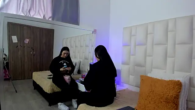 Ariana rouse online show from 03-06-26, 04:13