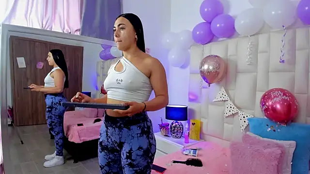 Ariana rouse online show from 11-04-25, 04:22