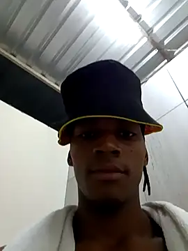 Snapshot of SlykaandpettterX chatting on 02-06-25, 02:33 SlykaandpettterX online show from 02-06-25, 02:33