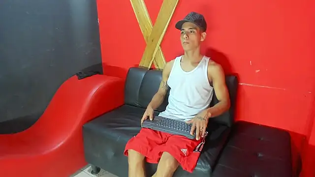 Snapshot of sol_miluna2 chatting on 03-22-25, 12:39 sol miluna2 online show from 03-22-25, 12:39
