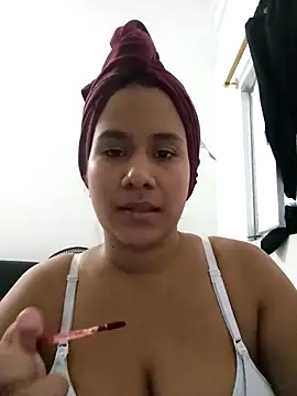 Snapshot of sol_miluna2 chatting on 10-02-25, 10:24 sol miluna2 online show from 10-02-25, 10:24