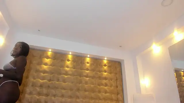 Snapshot of Dakkota_Fox chatting on 03-08-25, 09:29 Dakkota Fox online show from 03-08-25, 09:29