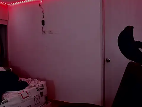 Snapshot of Juanmres chatting on 02-13-26, 03:12 Juanmres online show from 02-13-26, 03:12