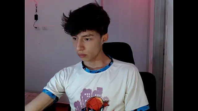 Snapshot of Juanmres chatting on 12-14-25, 04:34 Juanmres online show from 12-14-25, 04:34