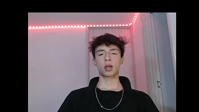 Snapshot of Juanmres chatting on 10-26-25, 12:22 Juanmres online show from 10-26-25, 12:22