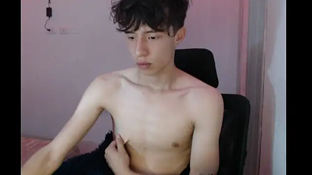 Snapshot of Juanmres chatting on 12-14-25, 01:12 Juanmres online show from 12-14-25, 01:12