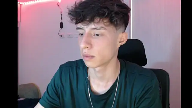 Snapshot of Juanmres chatting on 11-21-25, 03:49 Juanmres online show from 11-21-25, 03:49