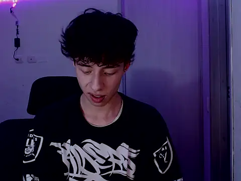 Snapshot of Juanmres chatting on 02-27-26, 11:59 Juanmres online show from 02-27-26, 11:59