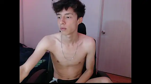 Snapshot of Juanmres chatting on 10-31-25, 11:11 Juanmres online show from 10-31-25, 11:11