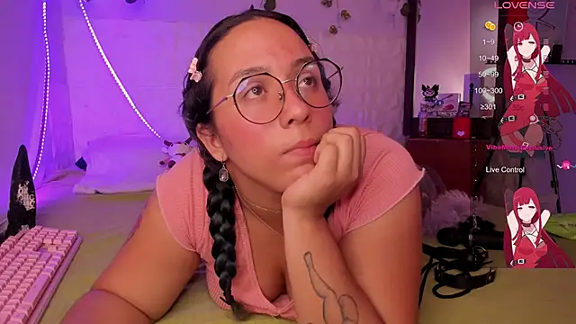 Snapshot of Ludovica6669 chatting on 02-28-25, 08:39 Ludovica6669 online show from 02-28-25, 08:39