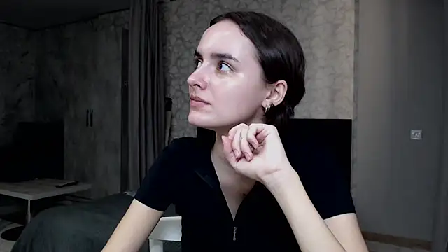 Snapshot of AmelieBanshee chatting on 10-06-25, 11:33 AmelieBanshee online show from 10-06-25, 11:33