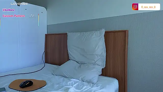 Snapshot of Doh728 chatting on 10-10-25, 12:55 Doh728 online show from 10-10-25, 12:55