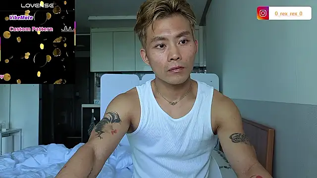 Snapshot of Doh728 chatting on 10-12-25, 02:35 Doh728 online show from 10-12-25, 02:35