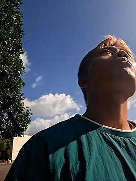 Snapshot of Doh728 chatting on 11-01-25, 01:23 Doh728 online show from 11-01-25, 01:23