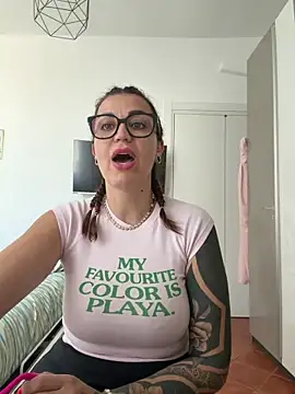 Zilli diana real online show from 05-22-26, 02:04